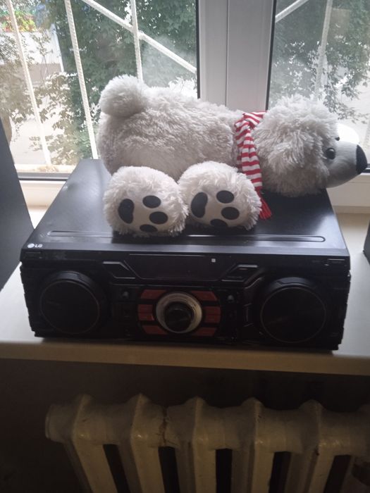 Продам 70000 Музыкальный центр.