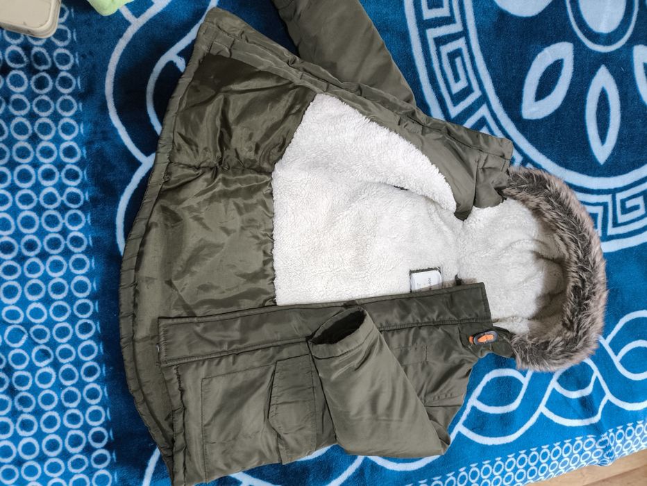 Продам курточку на мальчика