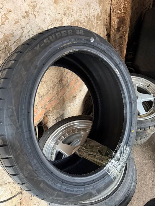 Резина новая пара