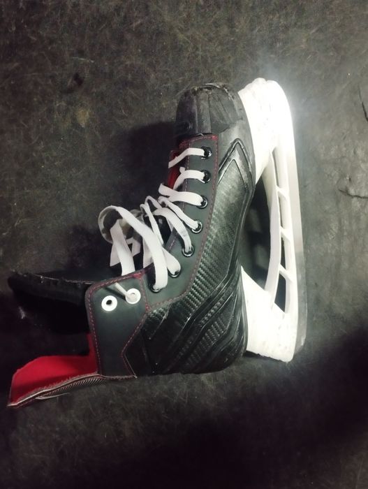 Коньки хоккейные