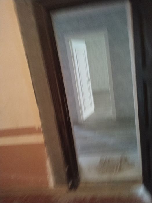 Продам 2-х комнатную. ЕВРОРЕМОНТ. Первый этаж. ( Янгиюль  кирпич дом)