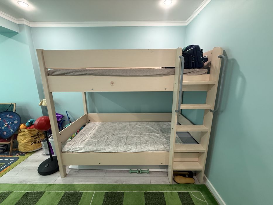 Двухъярусная кровать детская