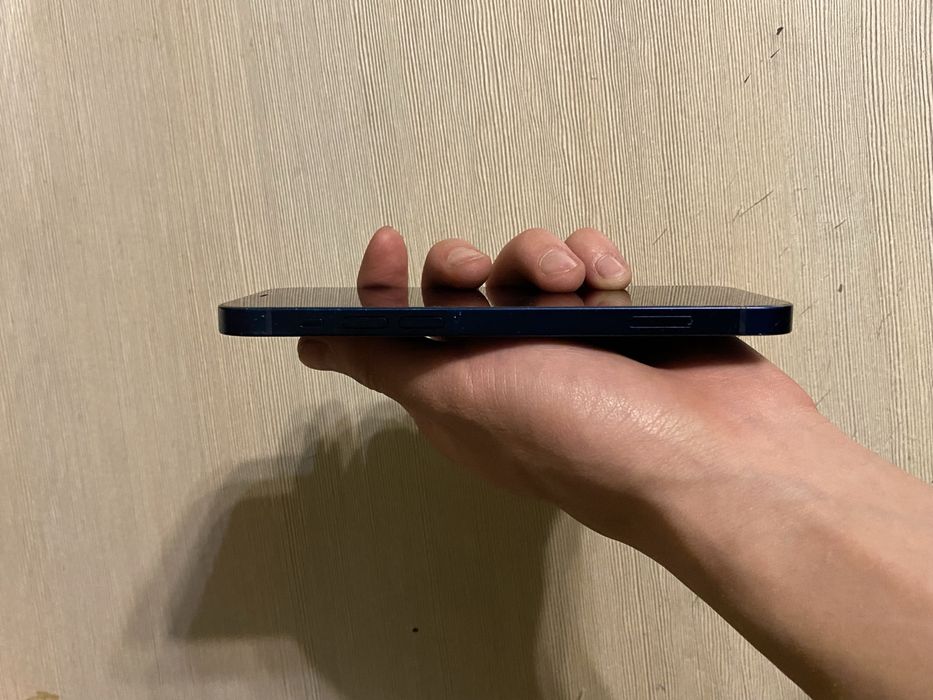 Продам айфон 12 в хорошем состояние