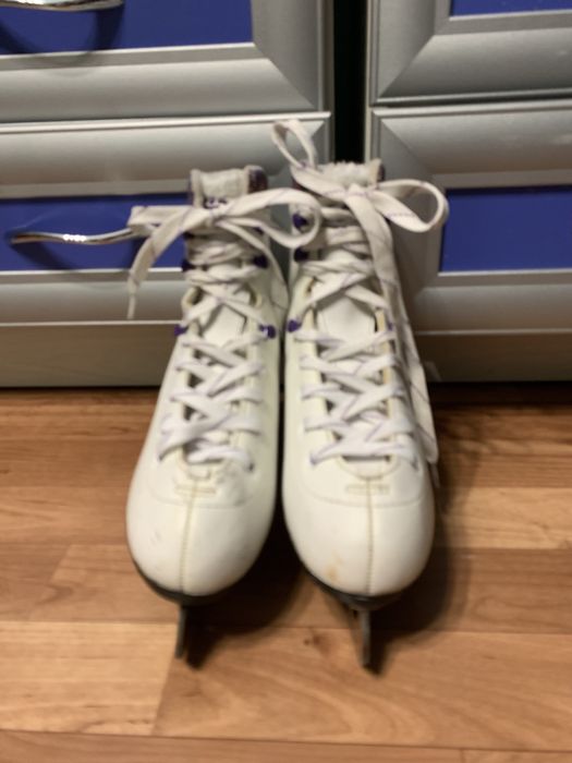 Коньки фигурные Giselle