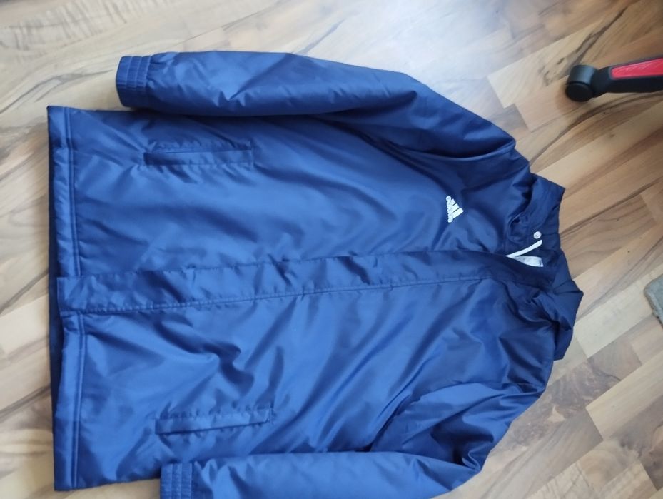 Geaca adidas nouă primăvară, toamnă,164 cm,13-14 ani.