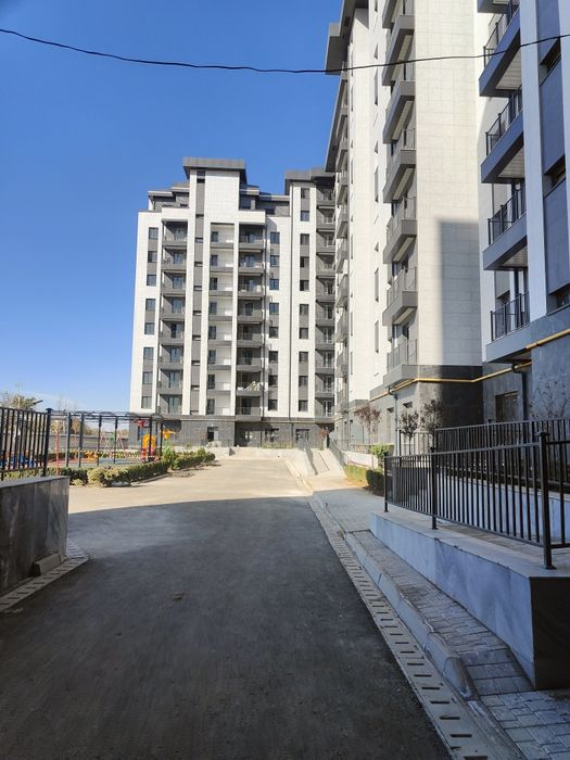 Продаётся просторная трёхкомнатная квартира в новостройке