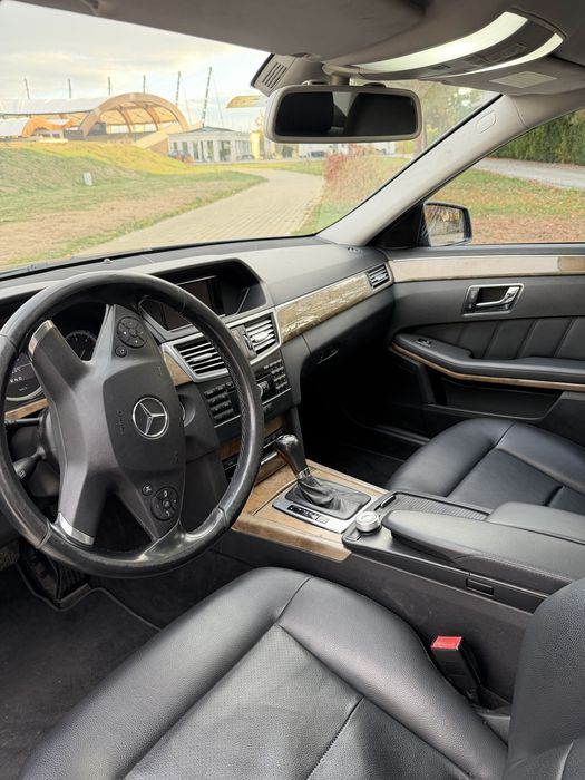 MERCEDES-BENZ E-Class 2011 — imagine 5