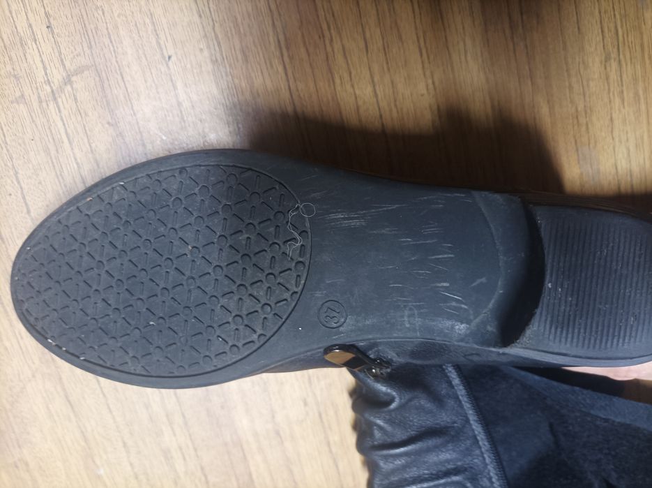 Всё за 5000.Обувь на 37 размер.