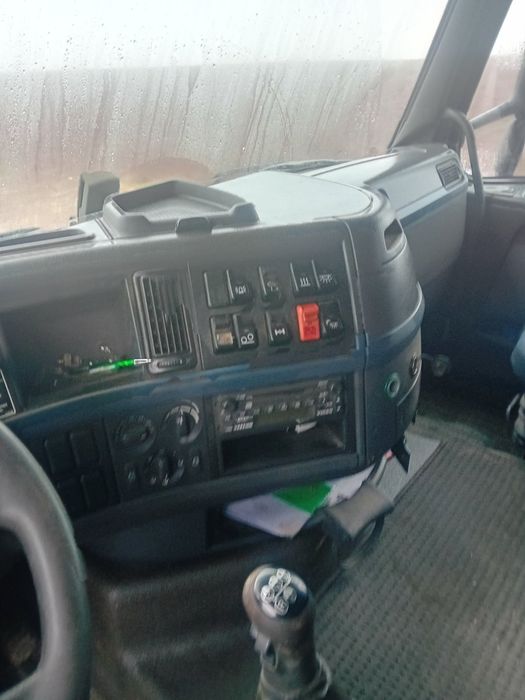 Продава се камион