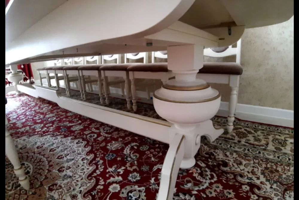 Продам гостиный стол