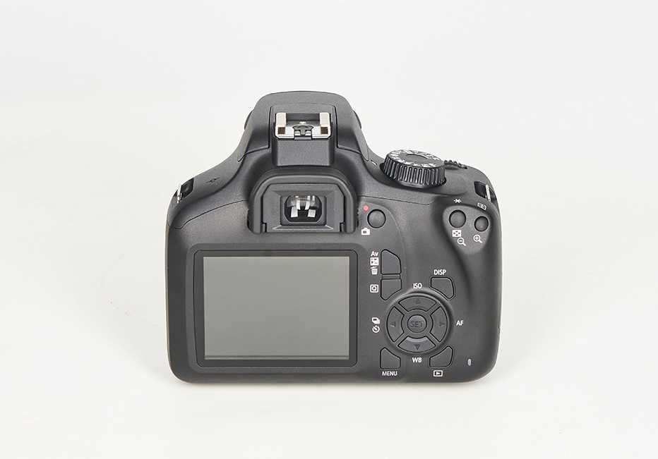 Aparat foto Canon EOS 4000D cu Obiectiv 18-55mm NEFOLOSIT