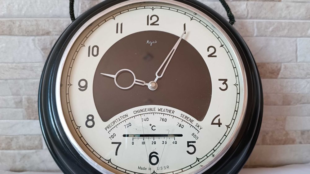 Руски стенен часовник - Маяк с термометър и хигрометър - USSR - 1970г.