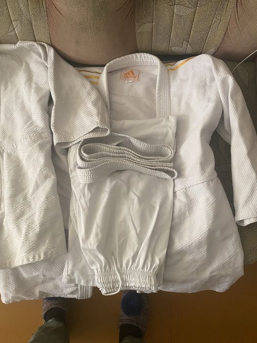 Продам кимано адидас и мизуна