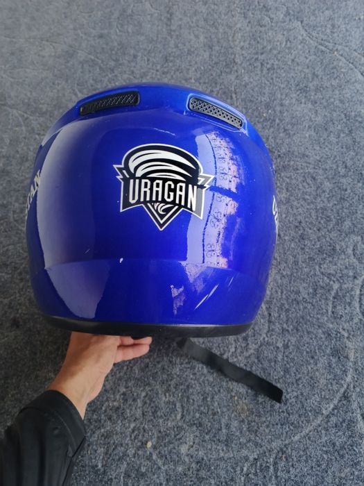 moto bayker kaska