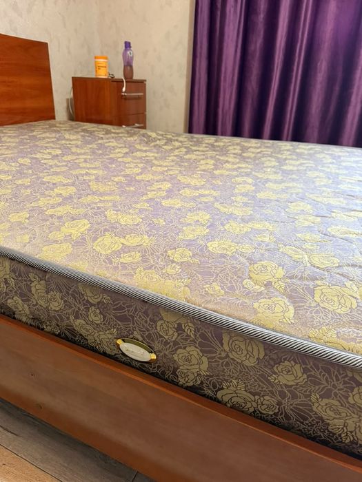 Кровать двуспальная