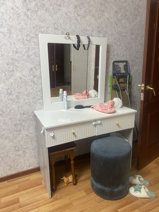 Продам спальный гарнитур