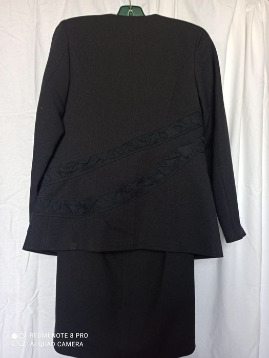 Официални костюми