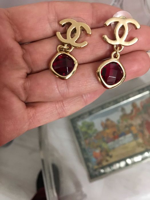 CHANEL обеци с кристали