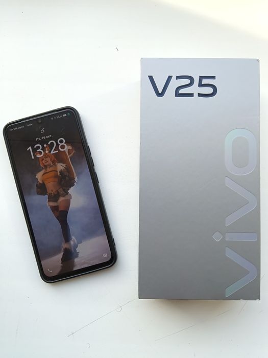 Продам смартфон Vivo v25 256gb