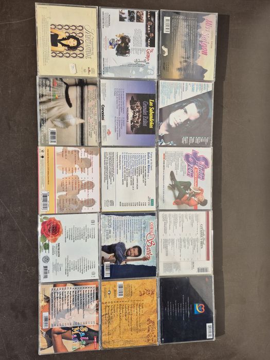 Vând 15 CD muzica ,Grecesca, Turceasca, Salsa,Latino mixta straina artisti internationalii

- Tot