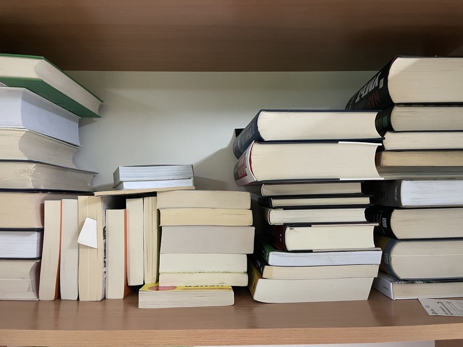 Книги (научно-популярни, художествени, психология, астрология и др…)