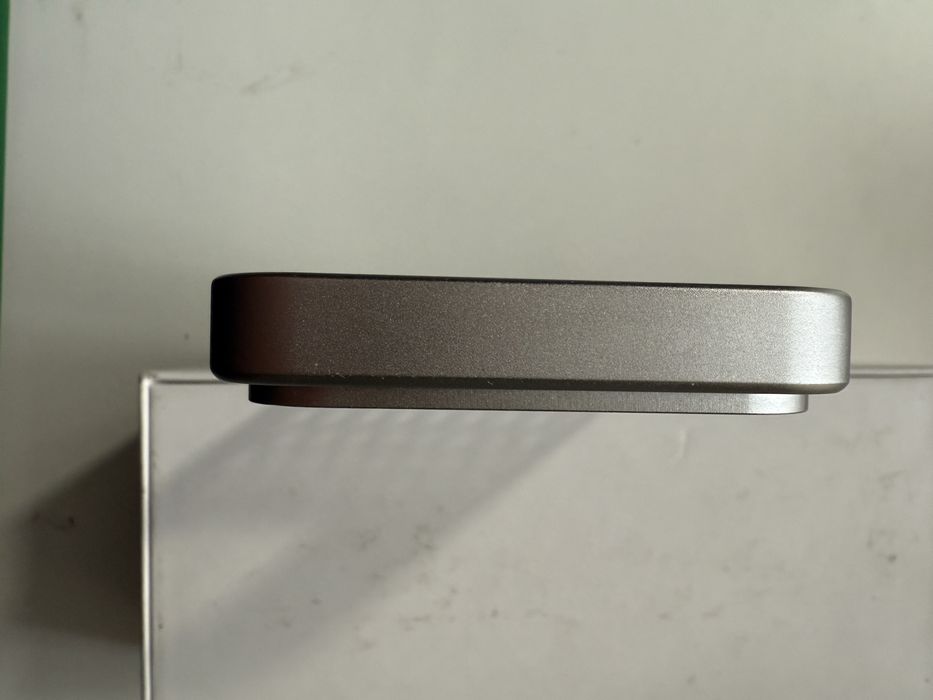 Iphone 15 Pro Alumin va Plastikli Chexollar