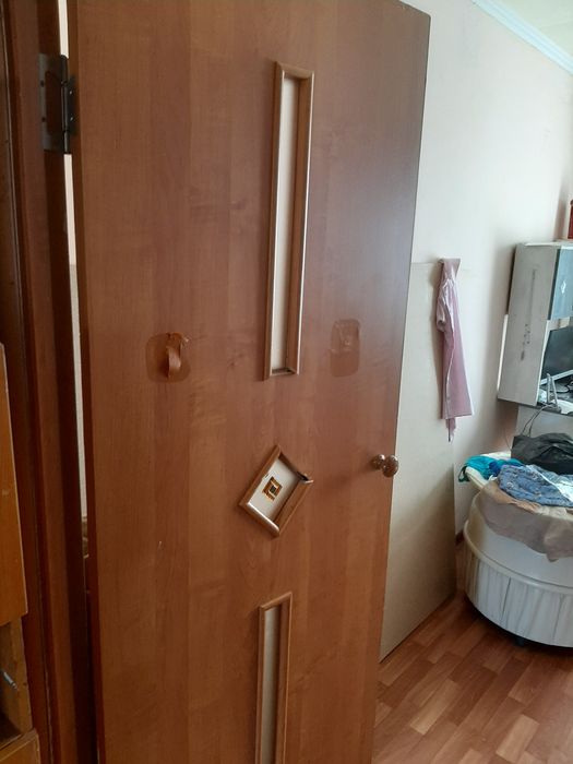 Продаю двери межкомнатные