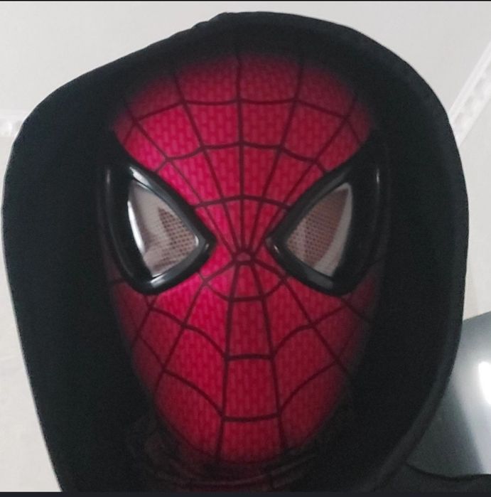 Продаю маску Человека Паука