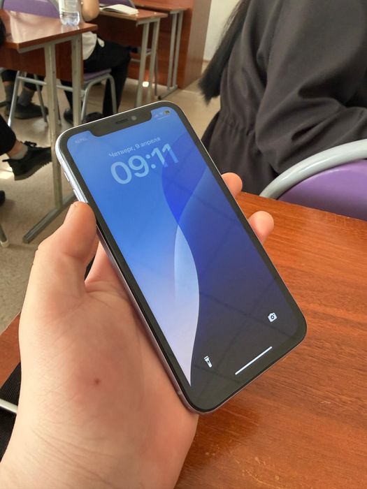 На запчасти айфон 11