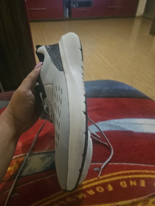 Adidasi decathlon