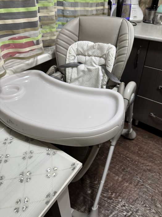 Детский стульчик для кормления