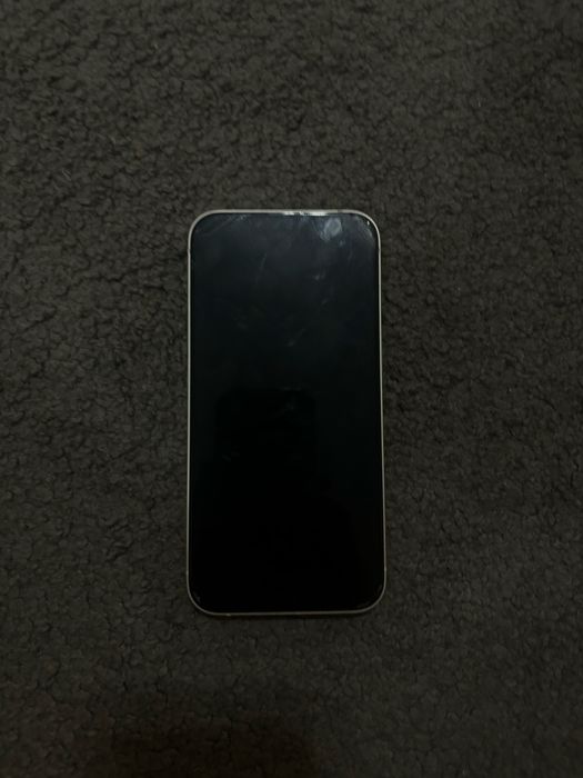 iPhone 13 128gb родной
