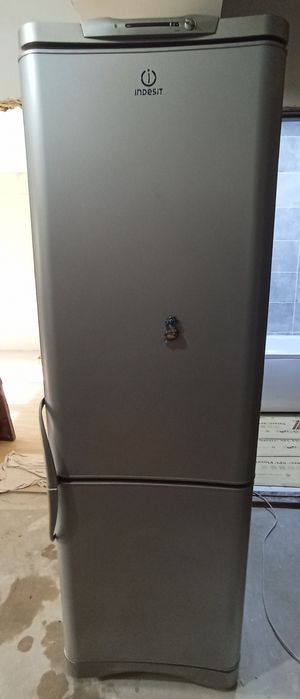 Холодильник INDESIT