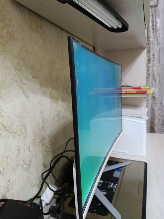 Монитор HDMI с дефектом