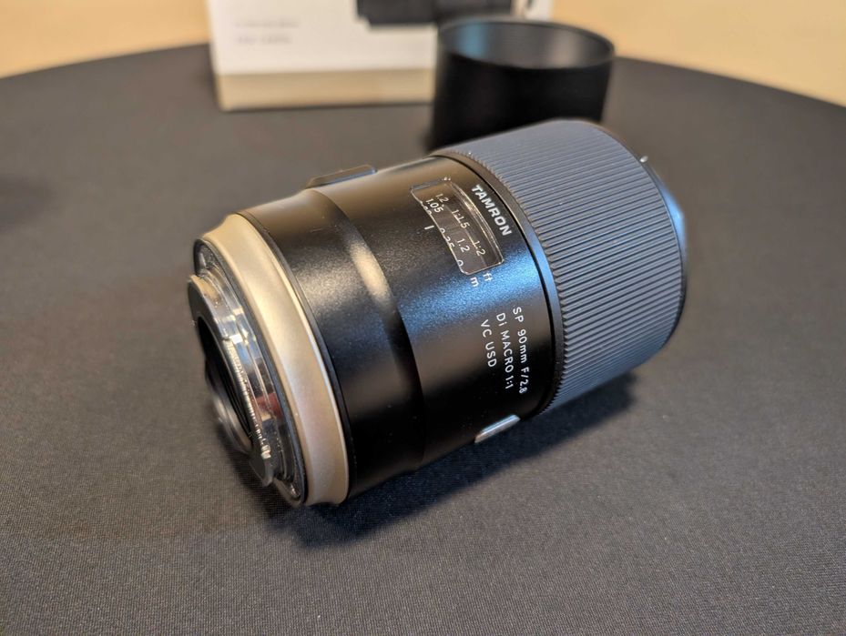 Tamron SP 90mm f/2.8 Di Macro 1:1 VC USD pentru Canon