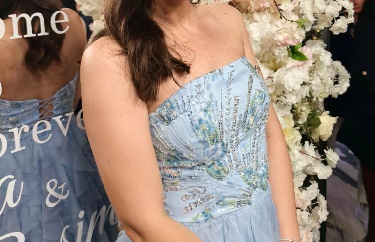 Официална  рокля