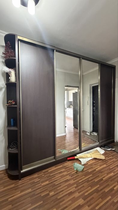 Срочно продам шкаф купе