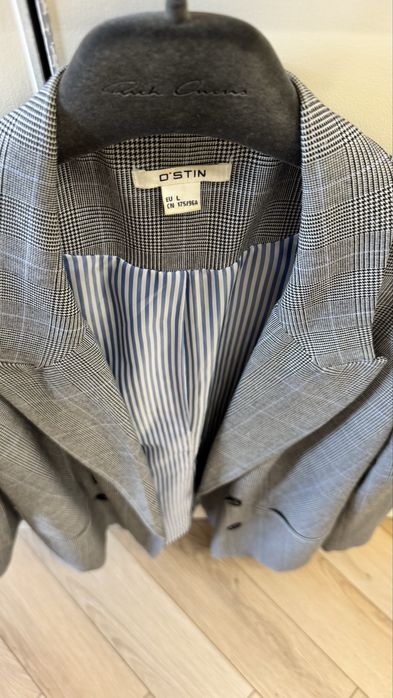 Продаю два пиджака Mango и Остин