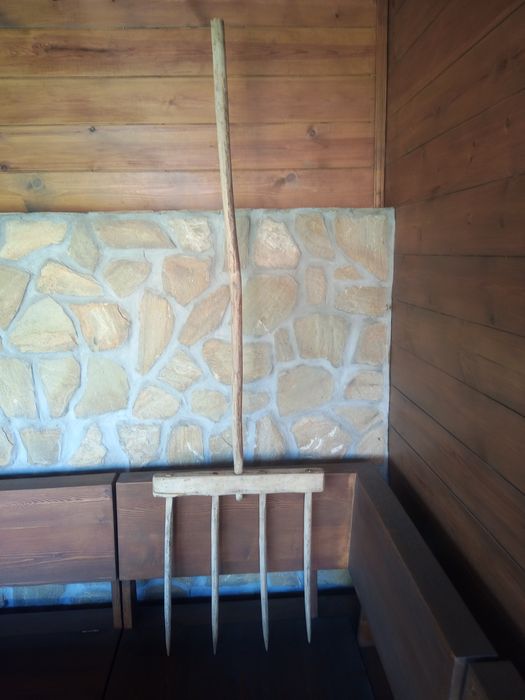 Вила за сено 3 и 4 рога.Сърпове.Роначка за царевица.