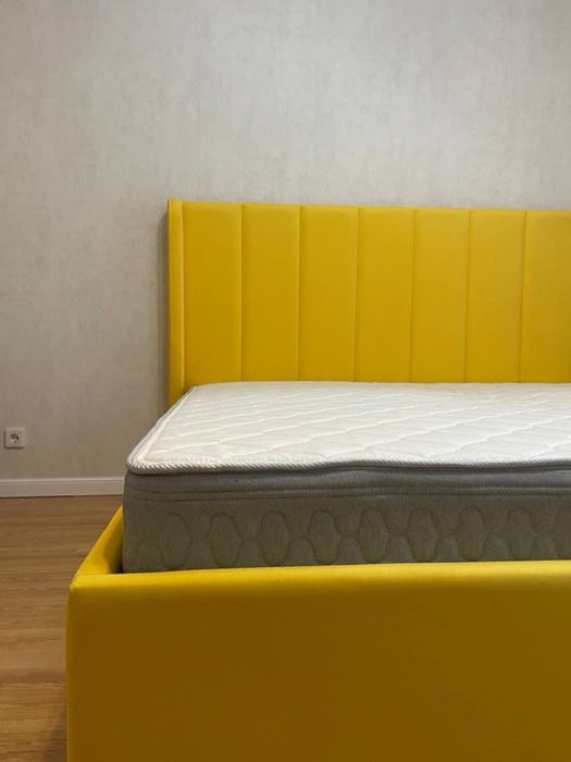 Современная мягкая двухспальная кровать