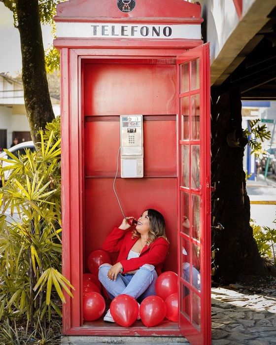 Vând cabină telefonică londoneză