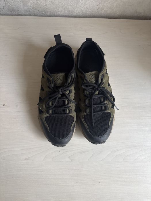Кроссовки на мальчика р. 39-40