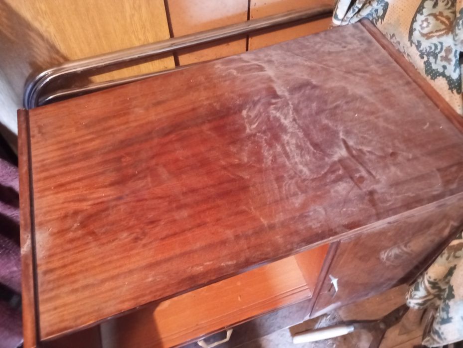 Шкаф антика , за ценители.