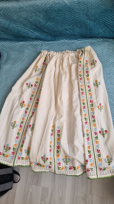 Poale/fusta lucrata manual autentica cu o vechime de 60 ani