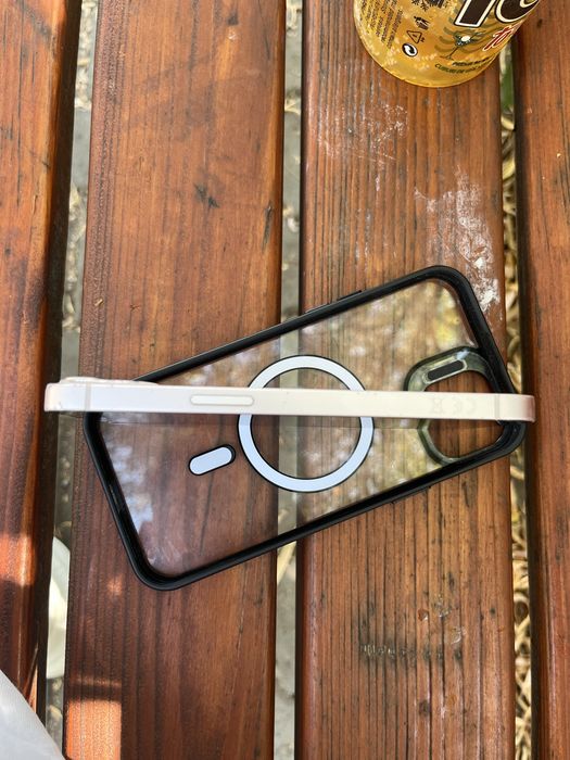 Vând iphone 13