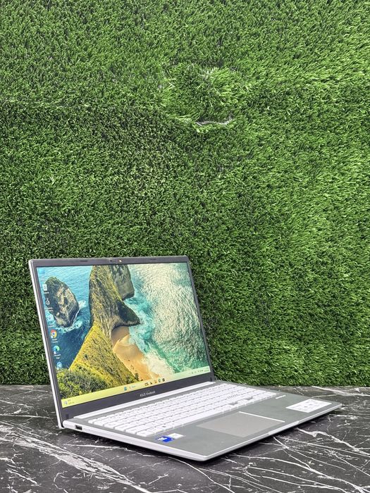 Kuchli Noutbuk Asus Vivobook