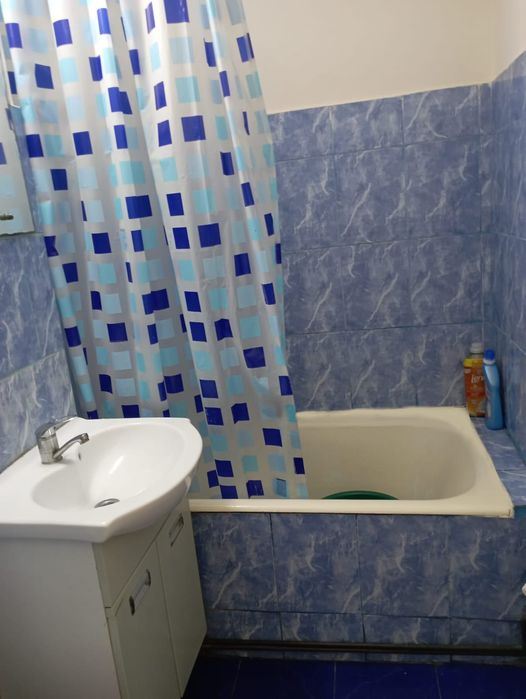 (închiriată) garsonieră