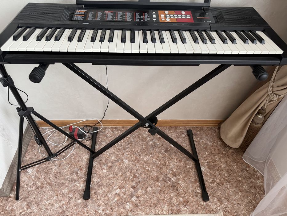 Продам Синтезатор Yamaha