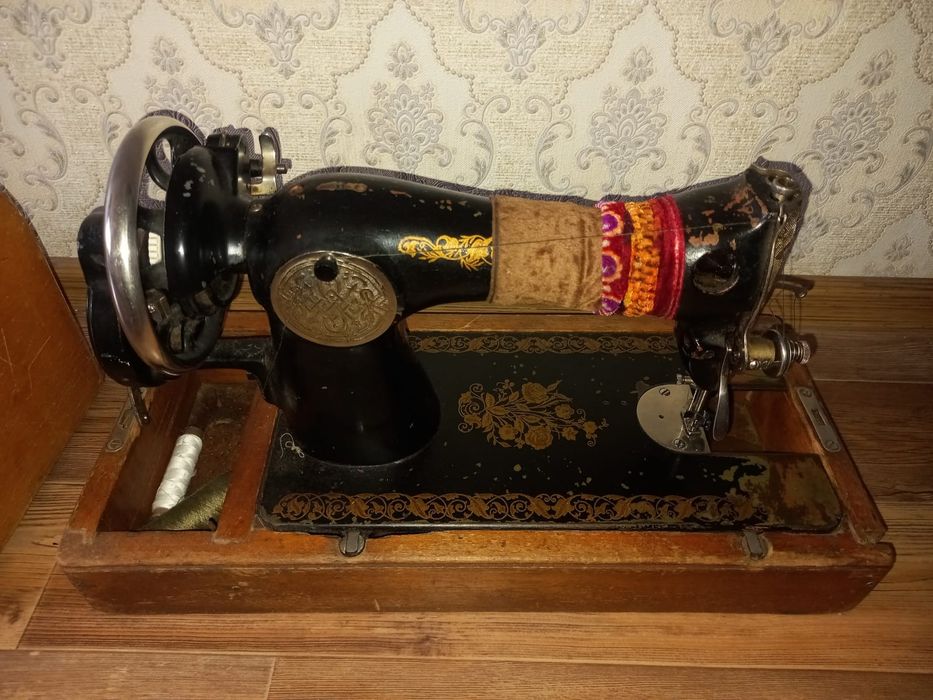 Продается Швейная машинка 2 шт