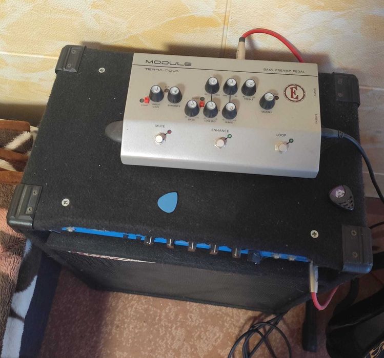 Бас китара YAMAHA, Бас кубе 150 W и 15-инчов говорител